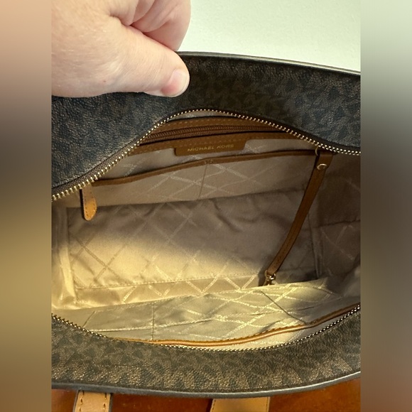 Michael Kors Sinclair Large Studded Tote - Picture 5 of 7